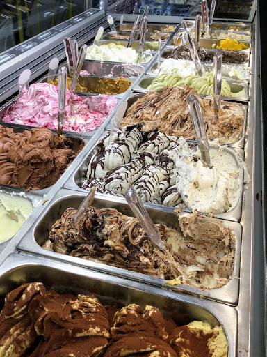 Gelato in Trevi