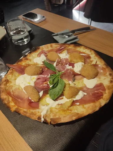 ALTERNATIVO restaurant & lounge bar