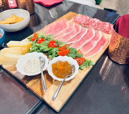 Foto di AperiZAK - l’aperitivo più abbondante a Brescia - apericena - aperipranzo