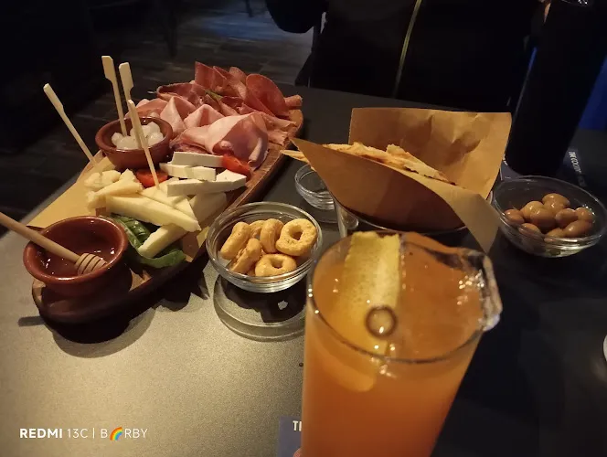 Cabaret Social Bar