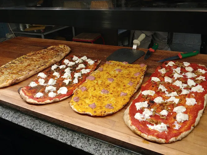 Certo! Pizza al taglio Marsala