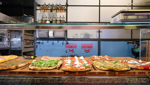 Certo! Pizza al taglio Marsala