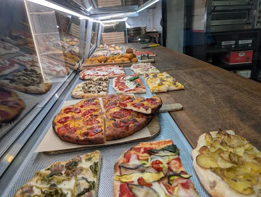 Certo! Pizza al taglio Marsala