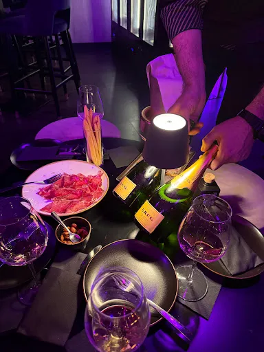 Foto di Dialogue Wine & Cocktail Lounge