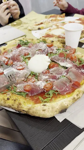 Foto di Don Raffaè Pizzaiolo della Regina d’Italia 🇮🇹