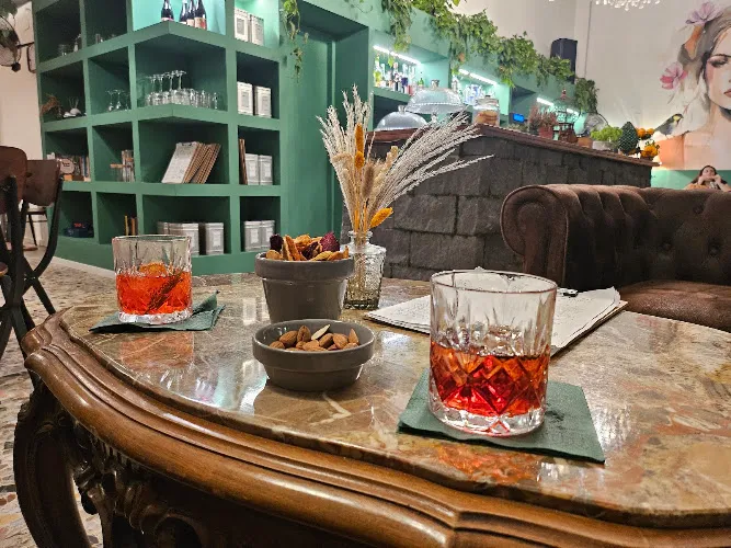 GREEN - Drinks, Tea & Plants