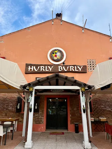 Foto di Hurly Burly