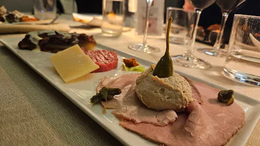 Kipling Restaurant & Wines