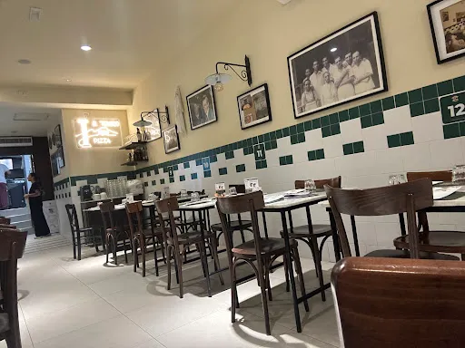 Foto di L'Antica Pizzeria da Michele Salerno