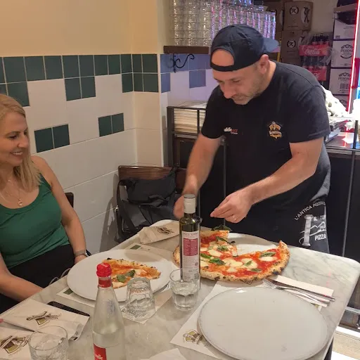 Foto di L'Antica Pizzeria da Michele Salerno