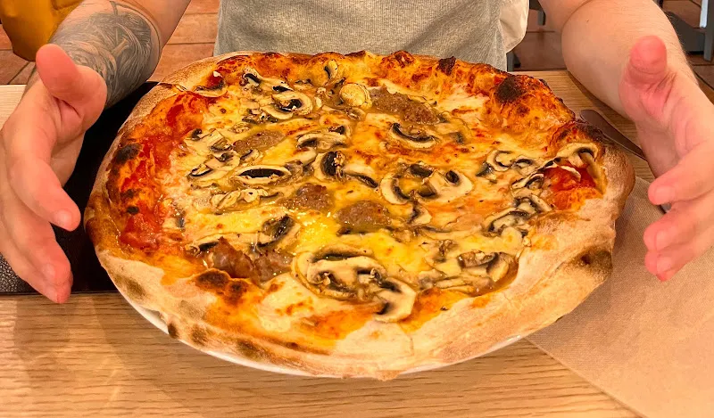 La Lira - Pizzeria Bisteccheria