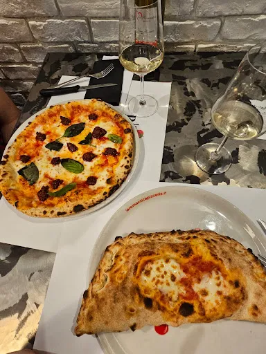 Foto di La Romantica Pizzeria - Borgo XX Giugno, 9, PG