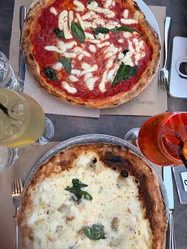 Foto di Napul'é - Pizzeria Napoletana