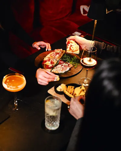 Onèst | Cocktail Bar