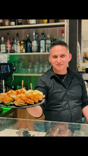 Foto di Panificio Pasticceria Artigianale - DA UN CHICCO ALL’ ALTRO - Pizze, Dolci e Torte per Feste.