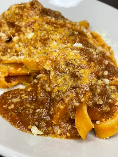 Pasta in Corso Pantheon