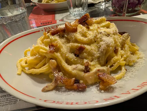 Pasta in Corso Pantheon