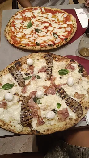 Foto di Pizzeria 'O Sarracin (Milano)