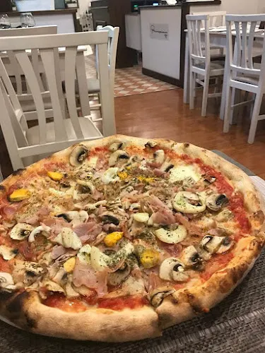 Ristorante e Pizzeria " Primopiano"