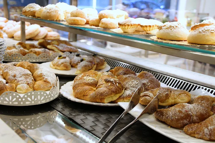 Sciuscià pasticceria e pizzeria NAPOLETANA😉