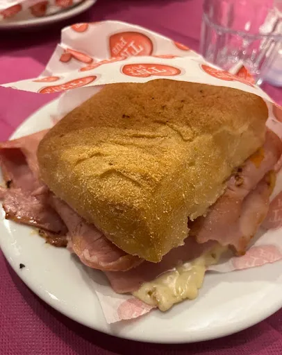 Foto di TNT Pub
