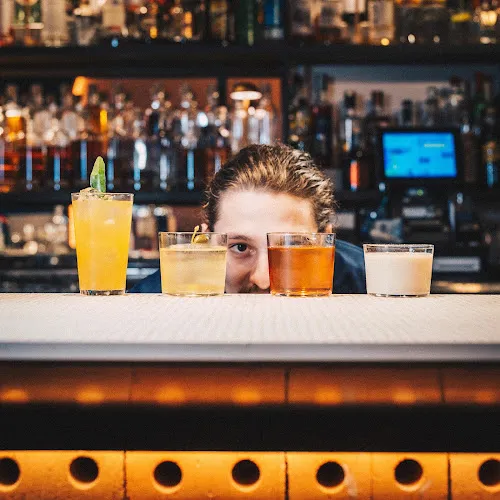 UNPLUG BAR