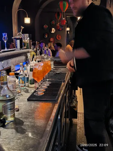 Un Altro Giro Mixology & Bistrot