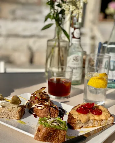 sullaluna libreria & bistrot