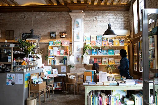 Foto di sullaluna libreria & bistrot