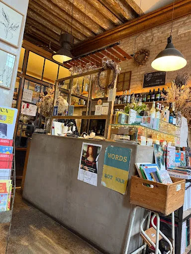 Foto di sullaluna libreria & bistrot