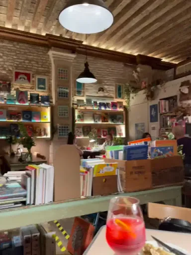Foto di sullaluna libreria & bistrot